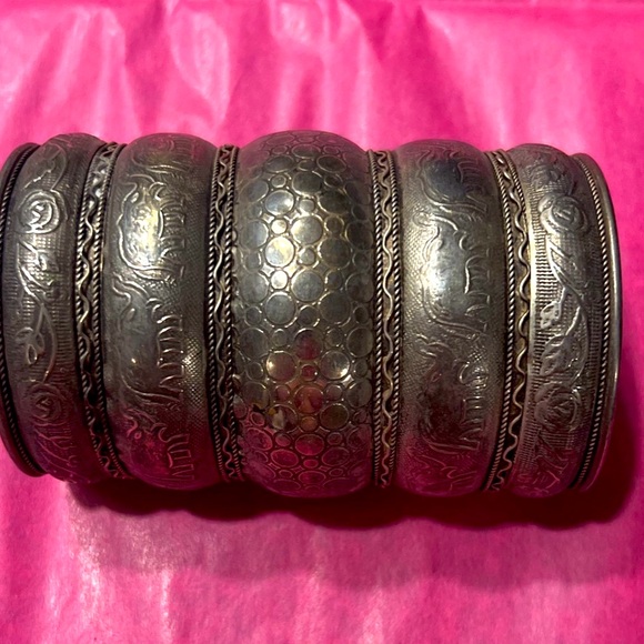 Jewelry - Cuff bracelet elephants
